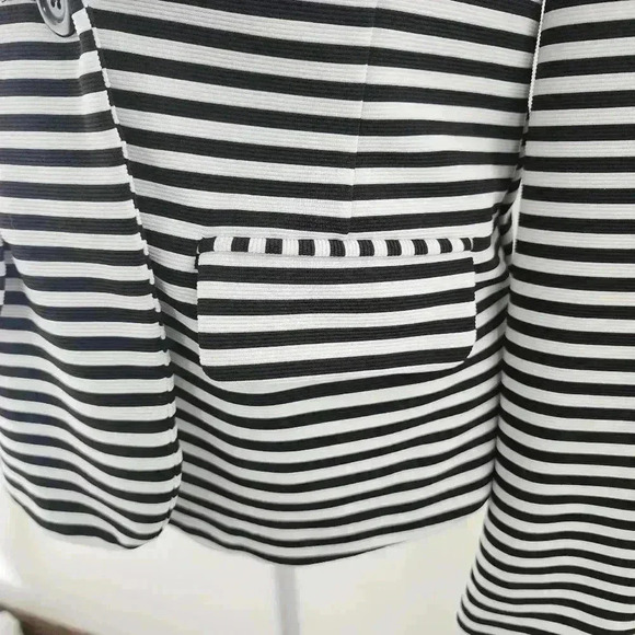 Soho Apparel Striped Button Stretch Blazer Women's S - Picture 4 of 10